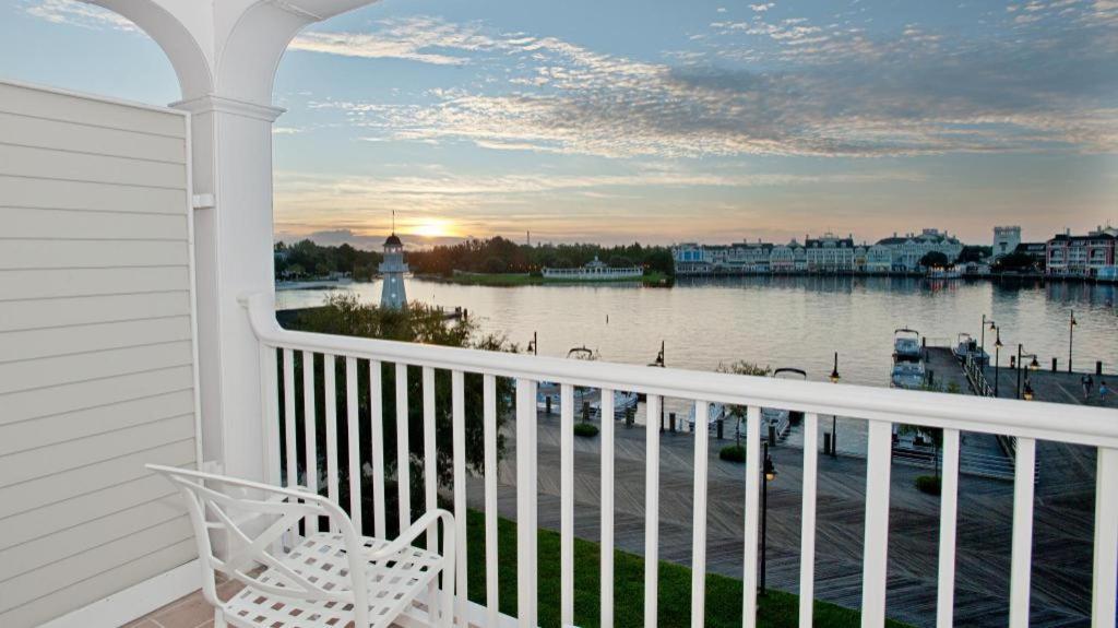 Disney'S Yacht Club Resort レイク・ブエナ・ビスタ エクステリア 写真